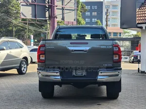 Toyota Hilux Revo Double Cab Deisel 2.8 AWD 2022 Green