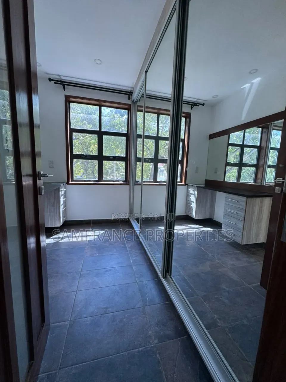 4bdrm Mansion in Old Nyali for rent