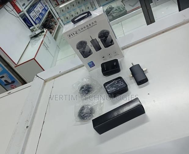 F11 Wireless Microphone for Youtube, Tiktok Live Streaming