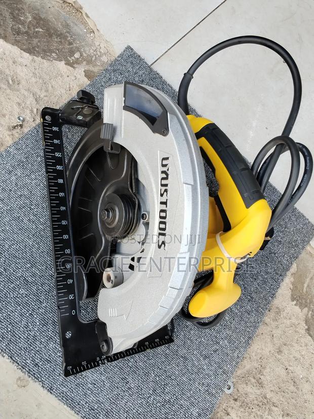 Circular Saw - thumbnail 2