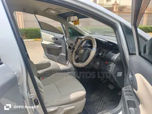 Toyota Wish 2011 Silver