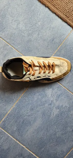 Casual Sneakers