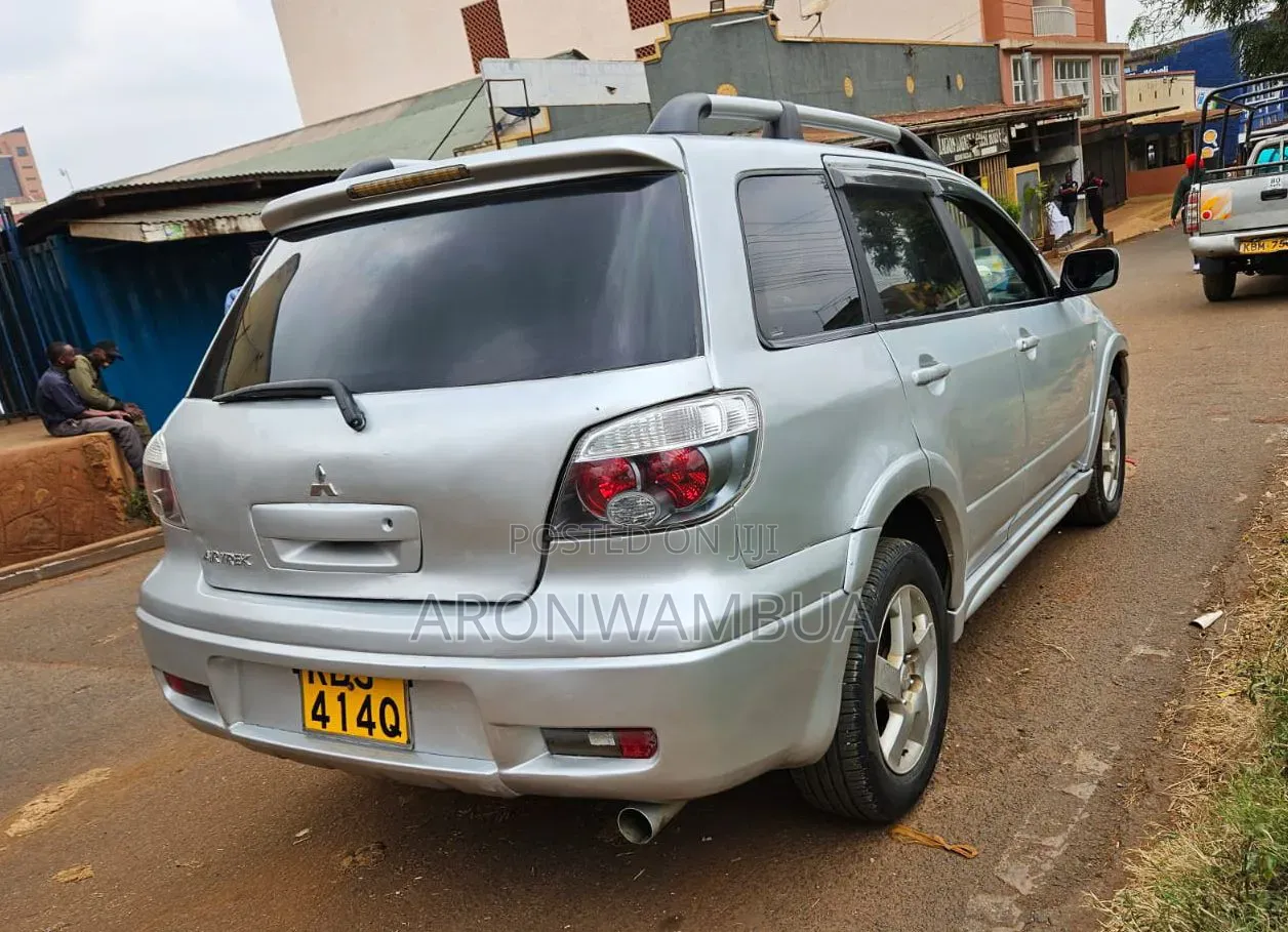 Mitsubishi Airtrek 2005 Silver