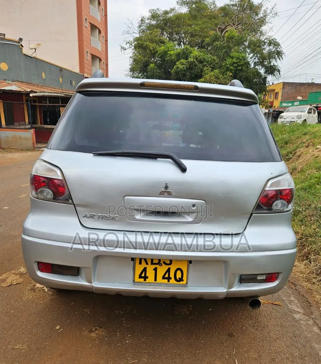 Mitsubishi Airtrek 2005 Silver