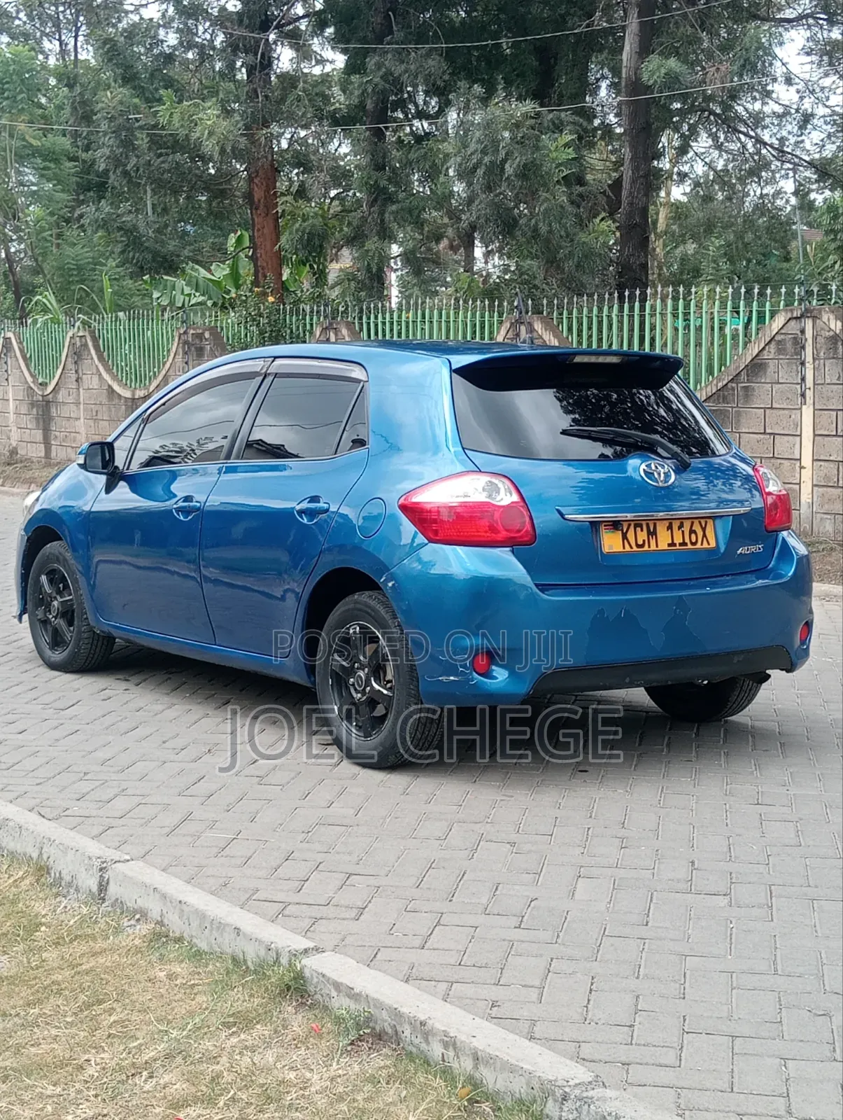 Toyota Auris 2010 Blue