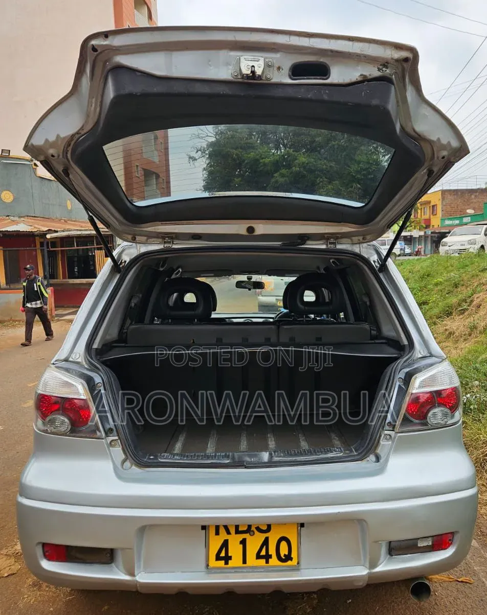 Mitsubishi Airtrek 2005 Silver