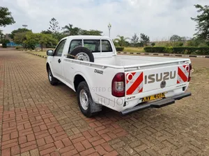Isuzu D-MAX 2006 Off white