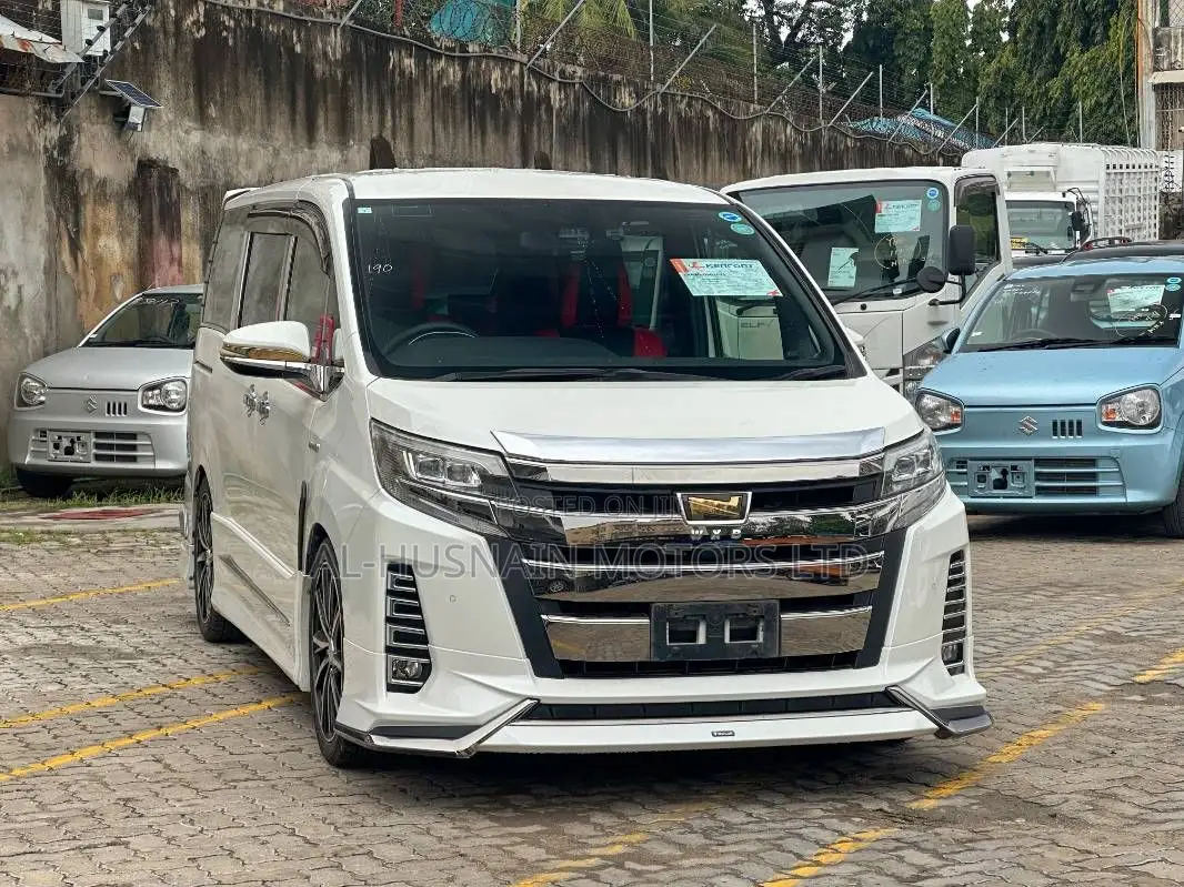 Toyota Noah 2.0 FWD (7 Seater) 2019 Pearl