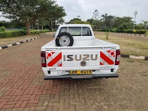 Isuzu D-MAX 2006 Off white