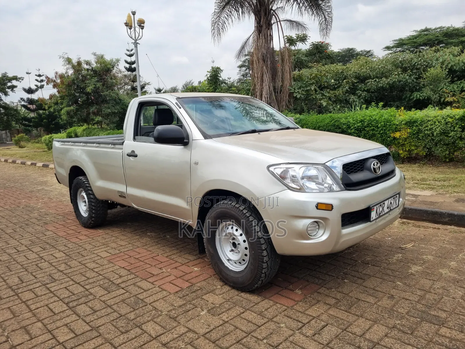 Toyota Hilux 2011 Gold
