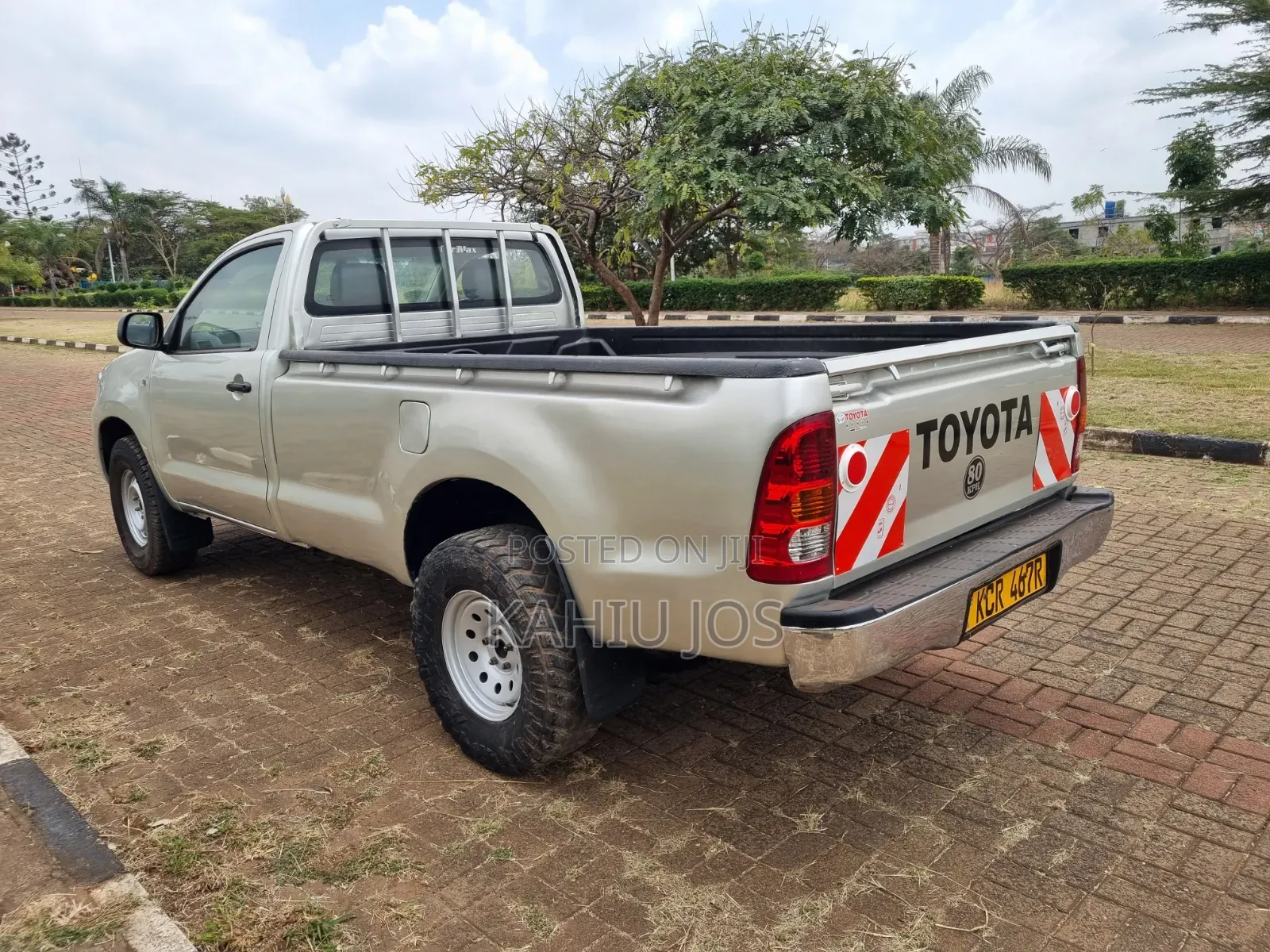 Toyota Hilux 2011 Gold