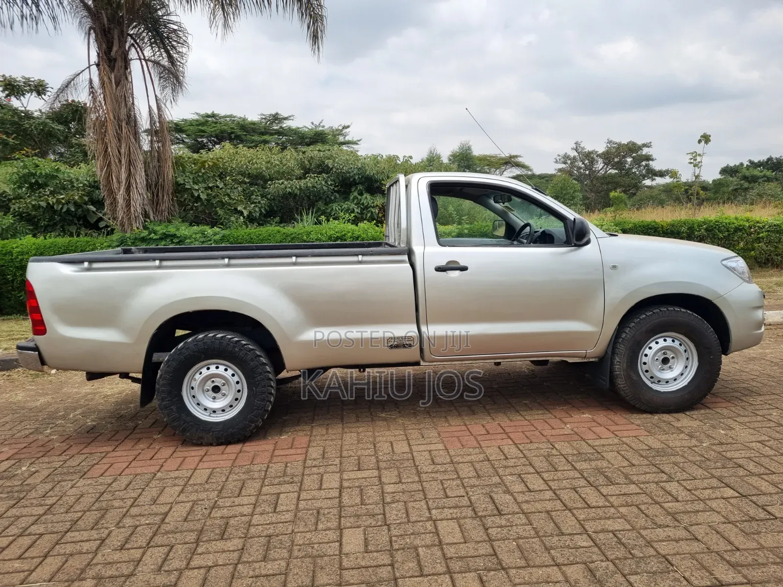 Toyota Hilux 2011 Gold