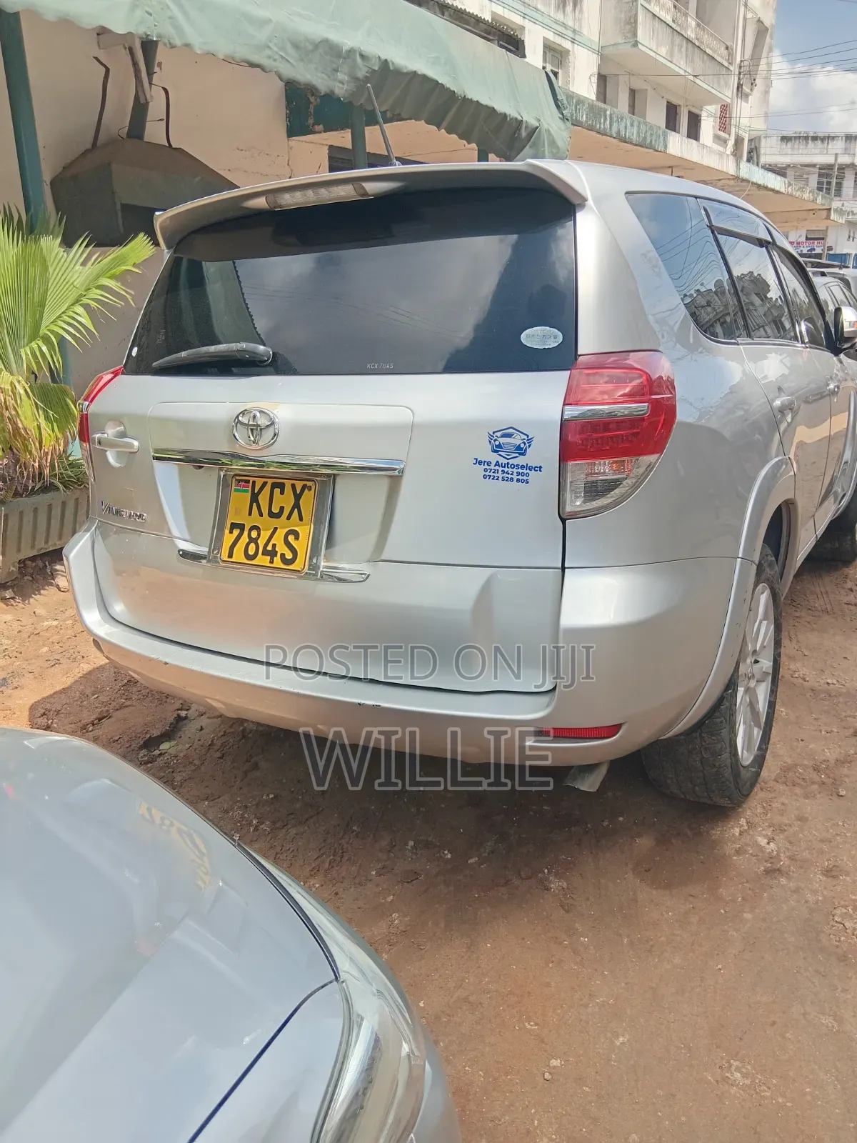Toyota Vanguard 2012 Silver
