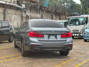 BMW 540i 2019 Gray