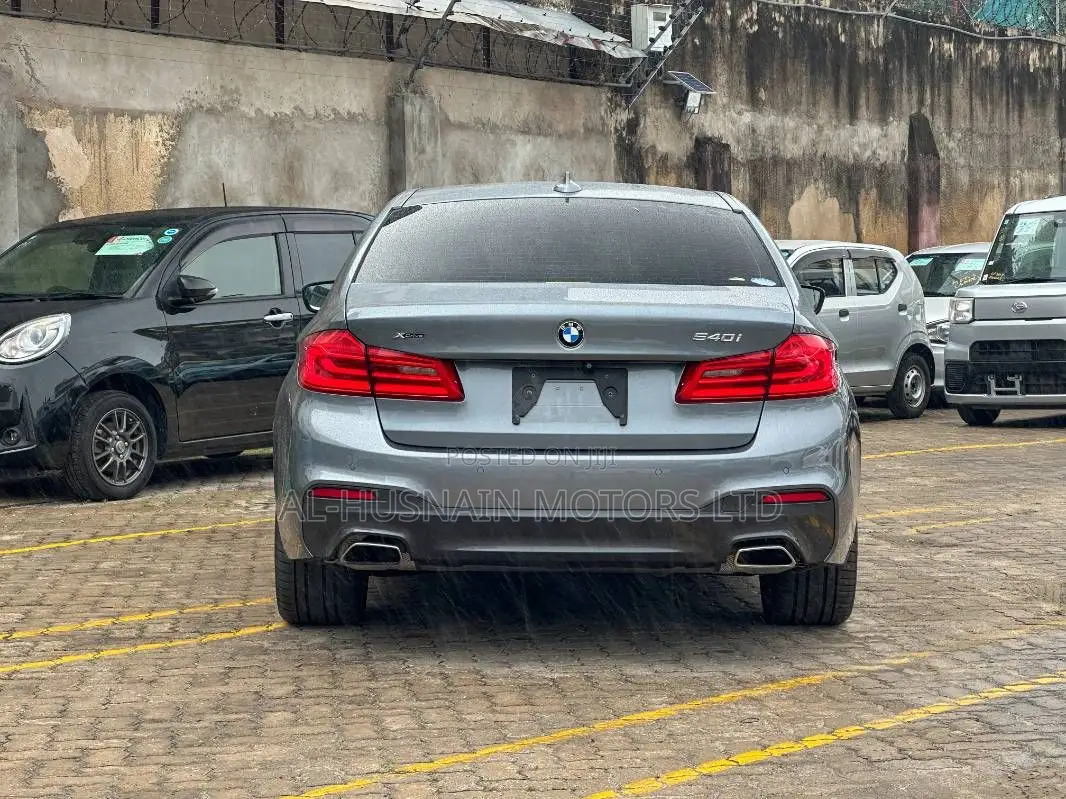 BMW 540i 2019 Gray