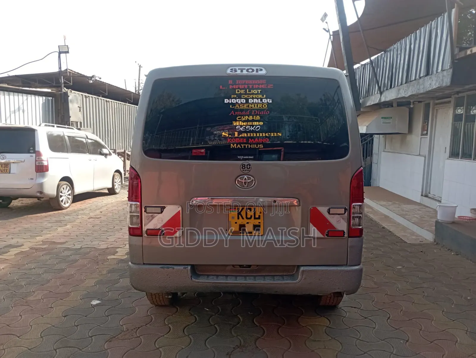 Toyota HiAce 2010 Gold