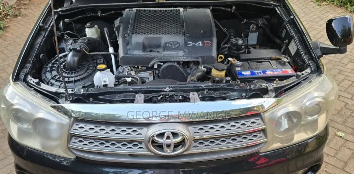Toyota Fortuner 2010 Black
