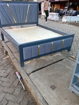 5×6 Gray Chester Bed