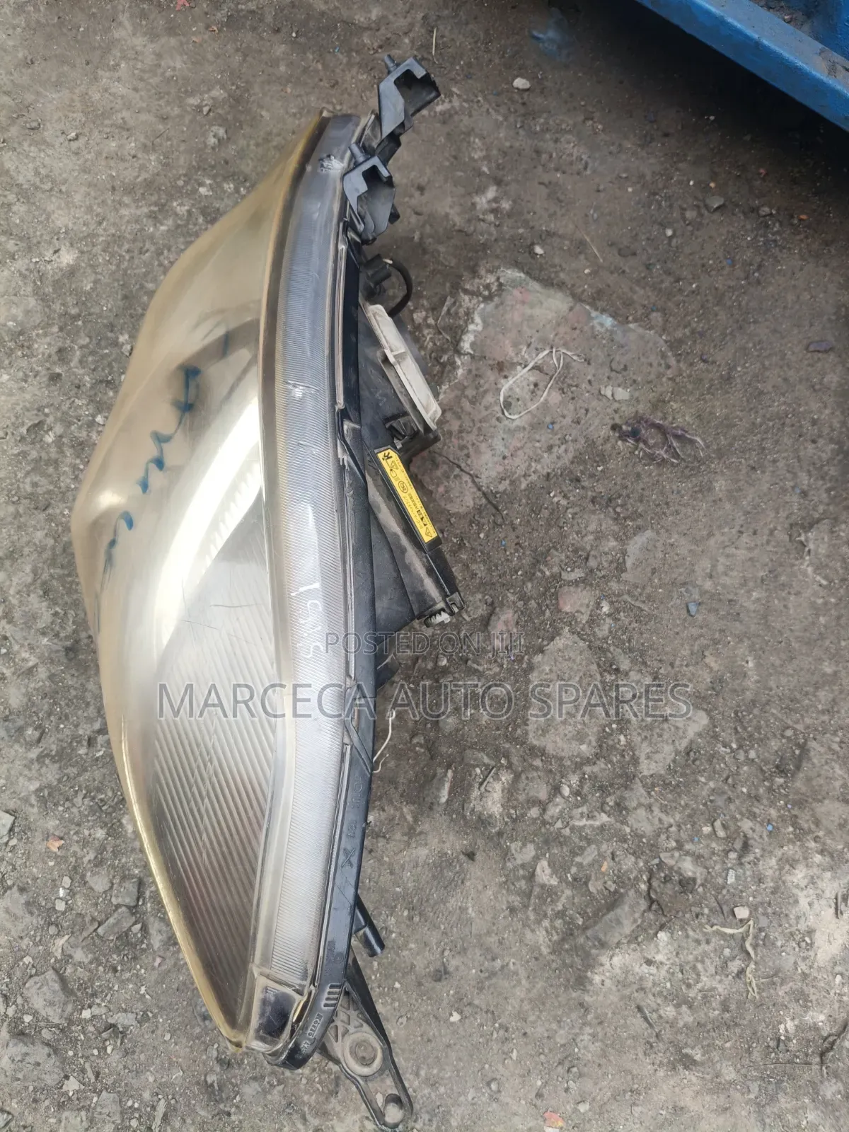 Headlight Isis Xenon