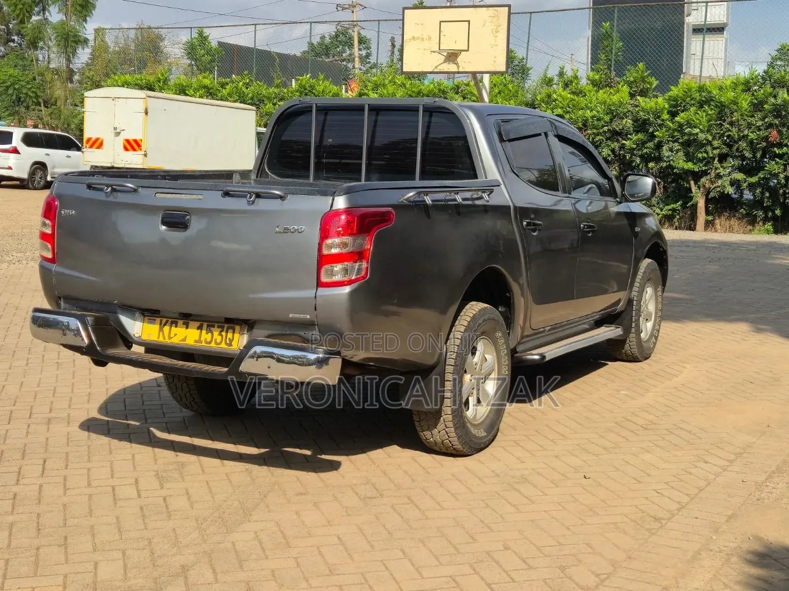 Mitsubishi L200 2015 Gold