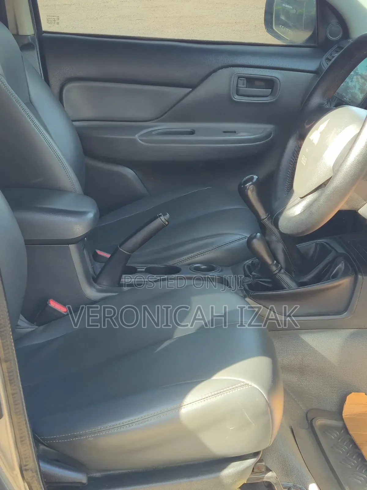 Mitsubishi L200 2015 Gold