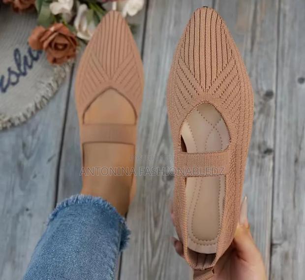 Ladies Comfortable Flat Shoes - thumbnail 2