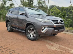 Toyota Fortuner 2016 Gray