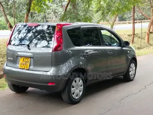 Nissan Note 2010 Silver