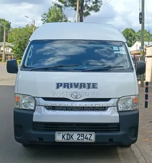 Toyota HiAce 2017 White