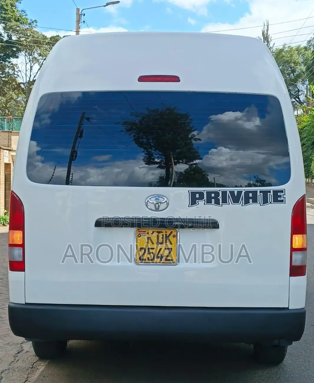 Toyota HiAce 2017 White