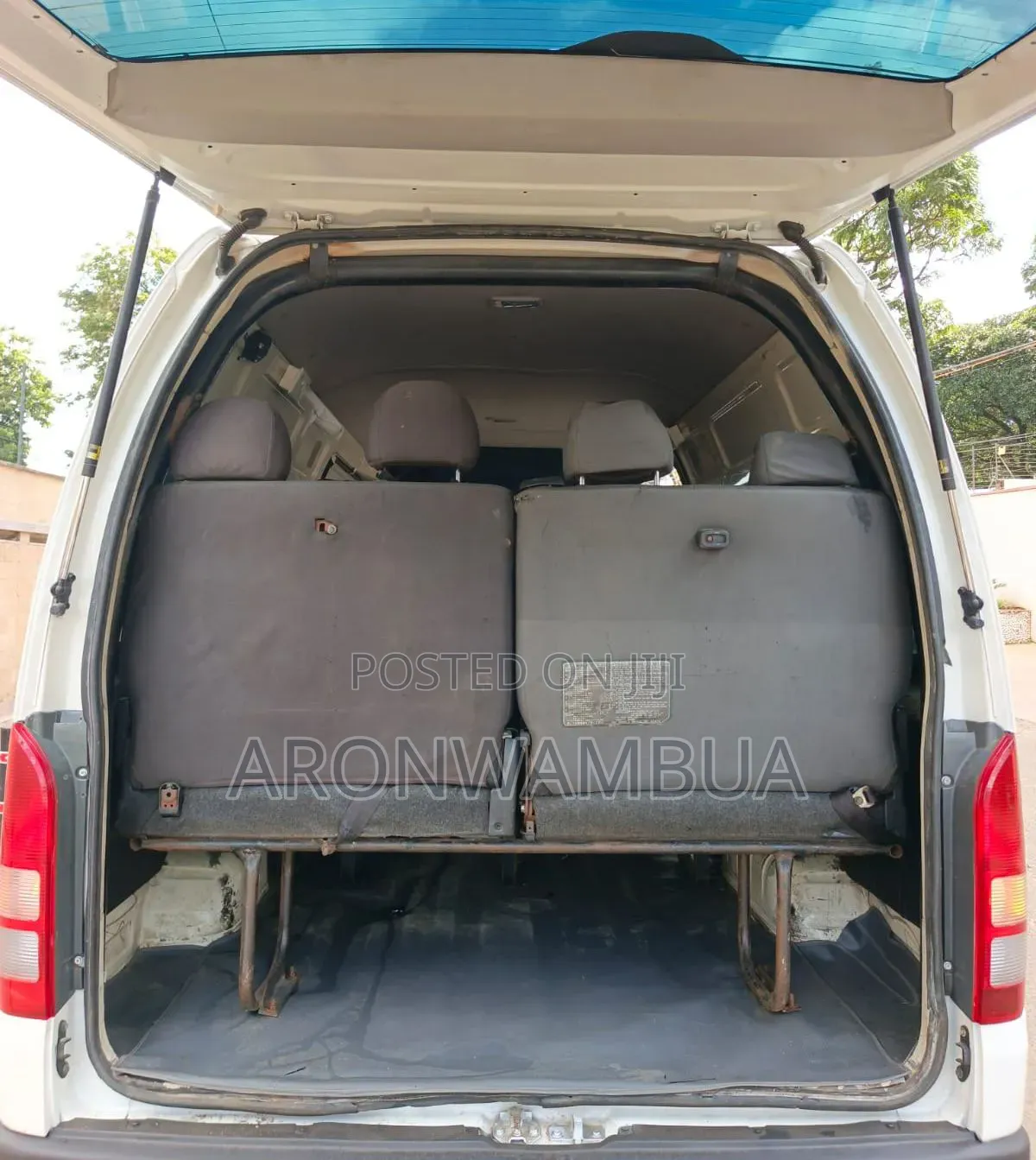 Toyota HiAce 2017 White
