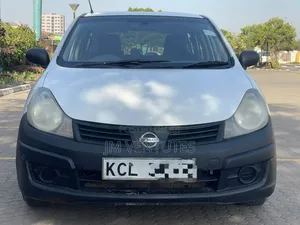 Nissan Advan 2009 White