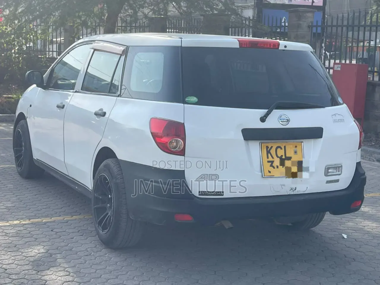 Nissan Advan 2009 White