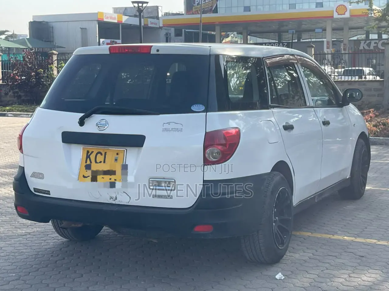 Nissan Advan 2009 White