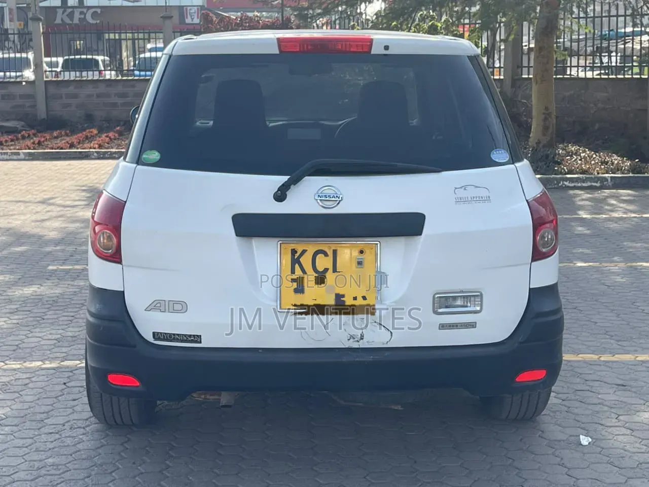 Nissan Advan 2009 White