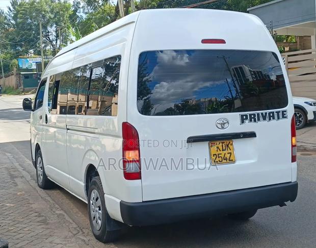 Toyota HiAce 2017 White - thumbnail 2