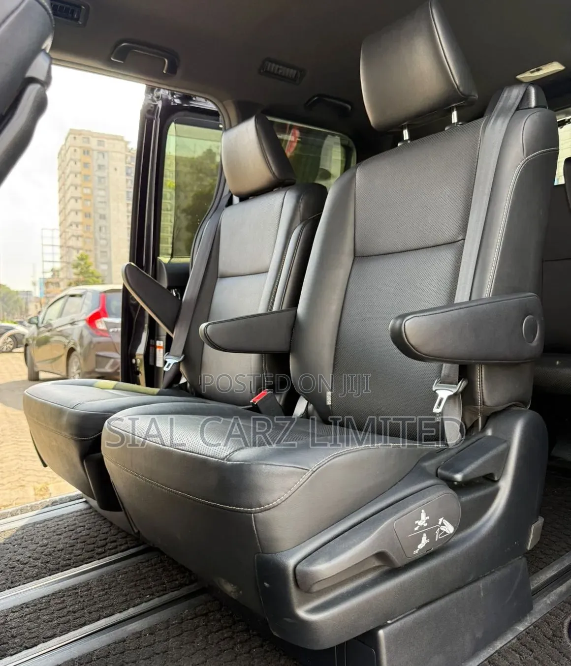 Toyota Esquire 2019 Gray