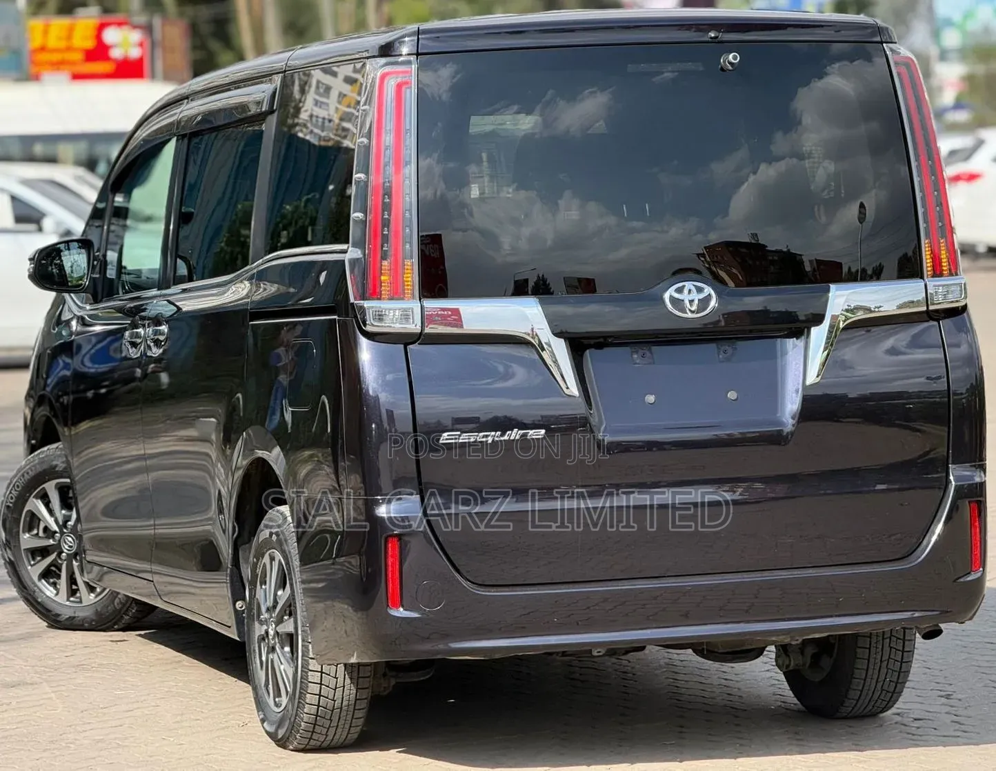 Toyota Esquire 2019 Gray