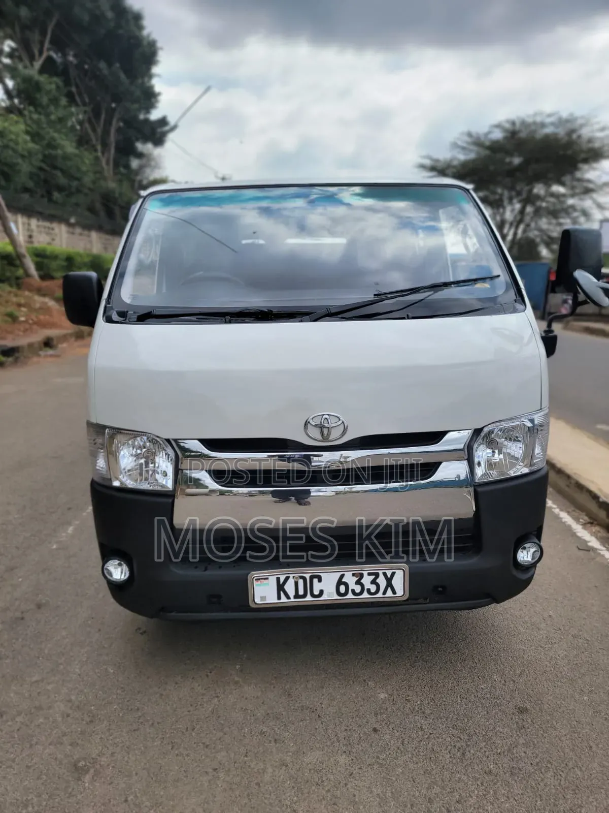 Toyota HiAce 2015 White