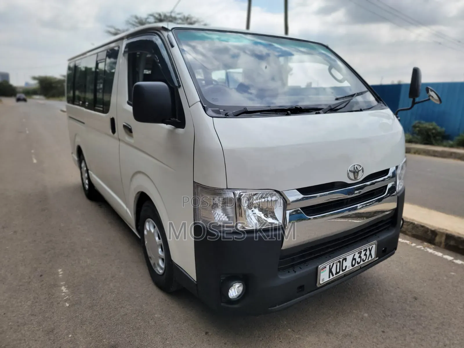 Toyota HiAce 2015 White