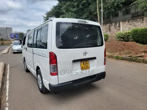 Toyota HiAce 2015 White