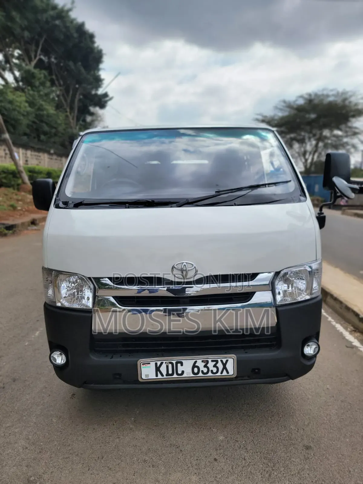 Toyota HiAce 2015 White