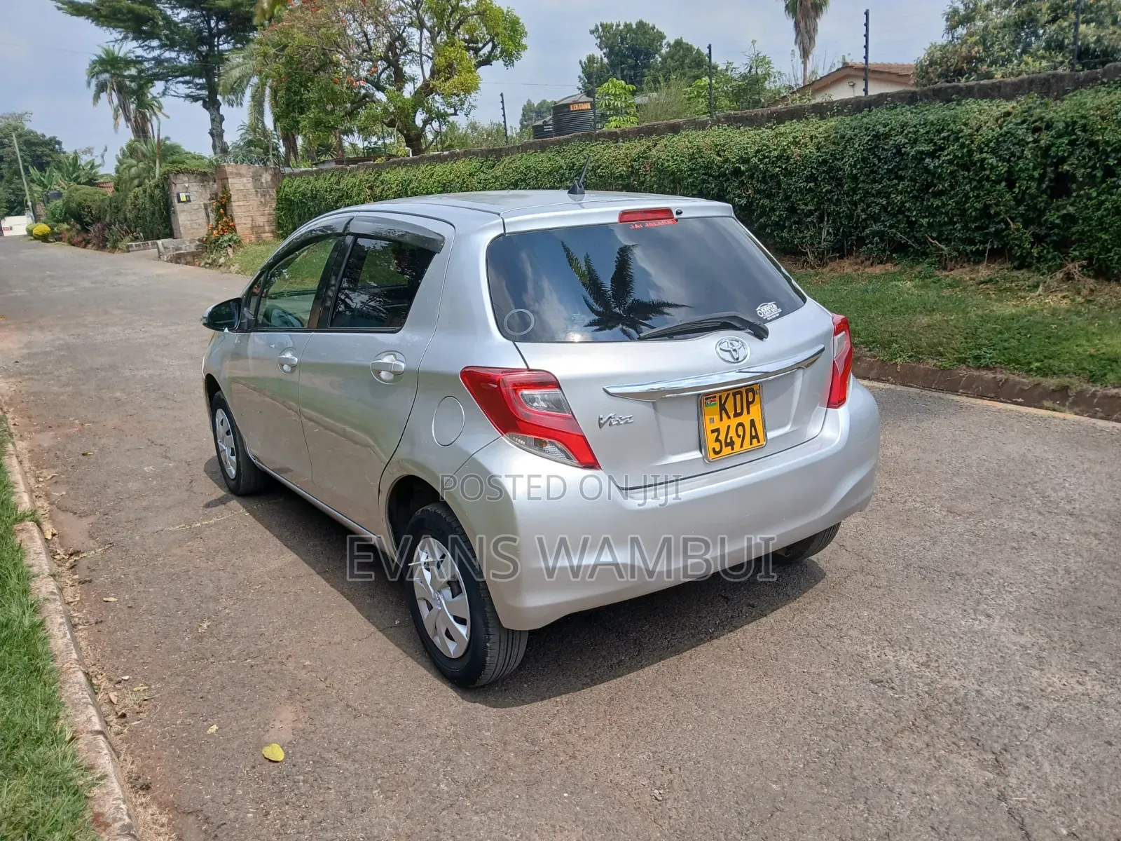 Toyota Vitz 2015 Silver