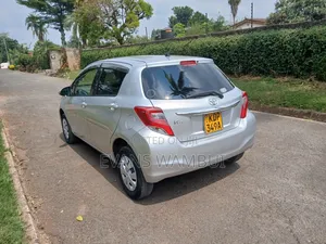 Toyota Vitz 2015 Silver