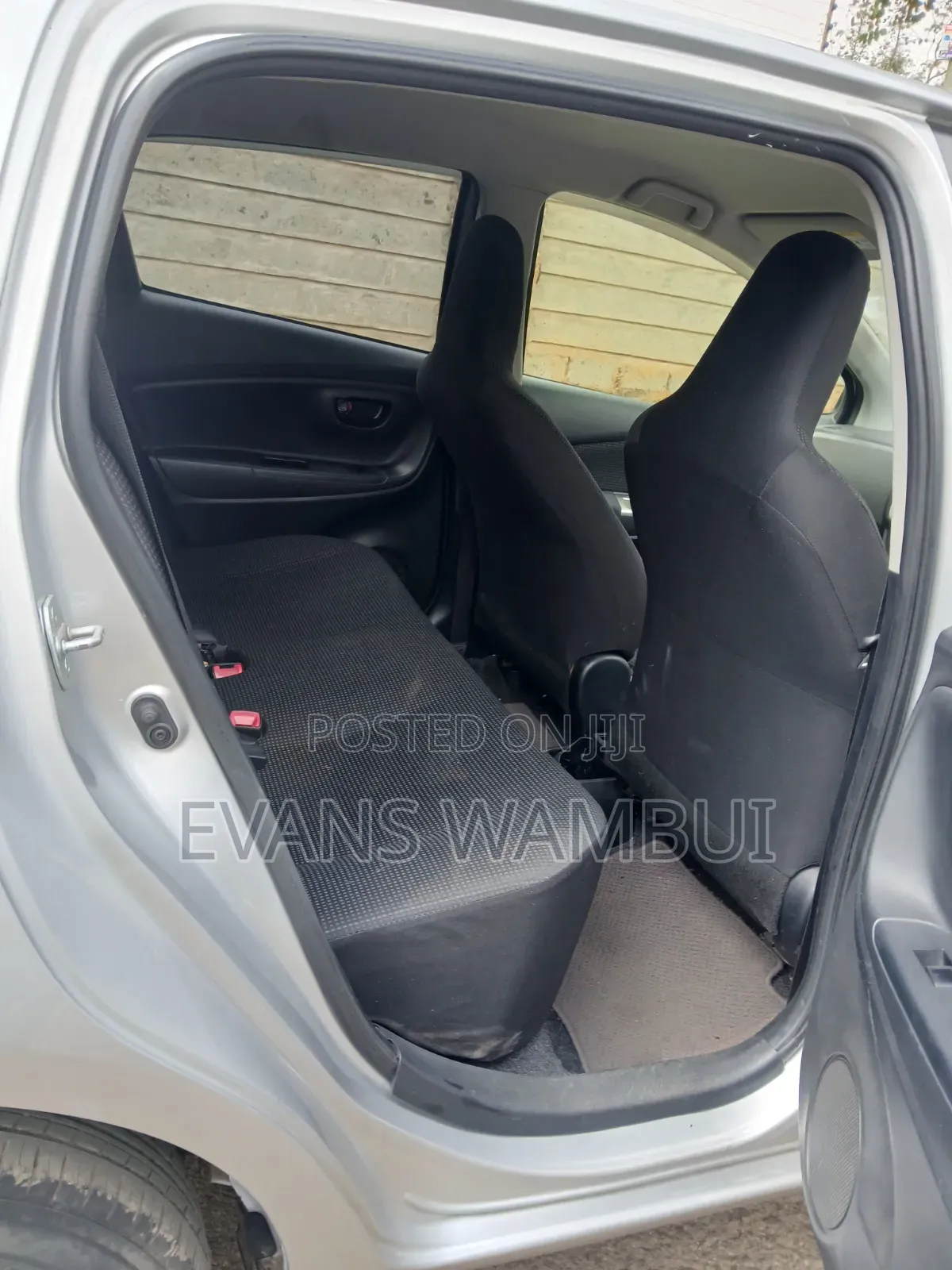 Toyota Vitz 2015 Silver
