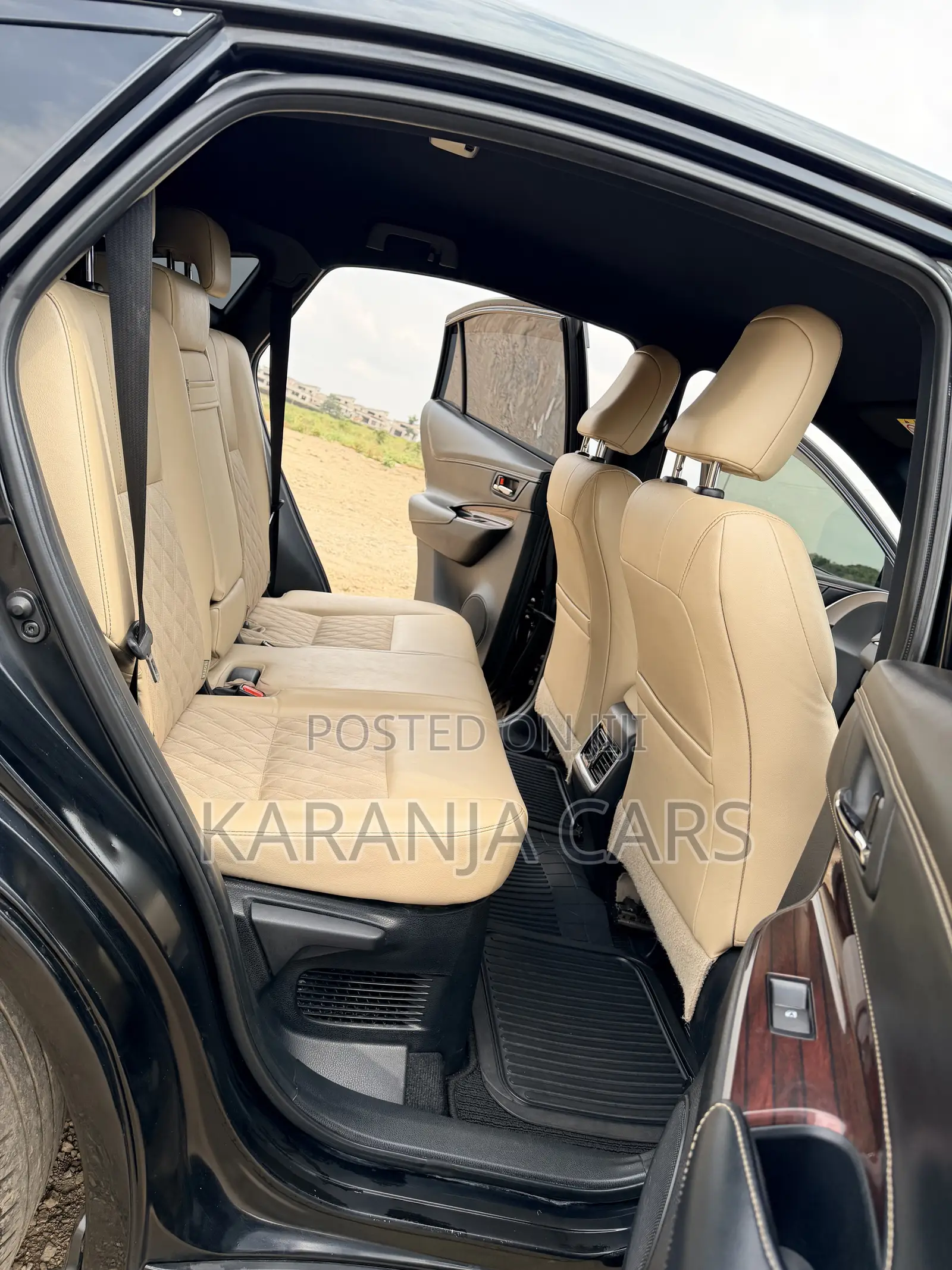 Toyota Harrier 2.0 2014 Black