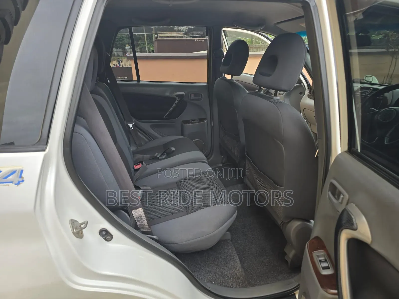 Toyota RAV4 2002 White