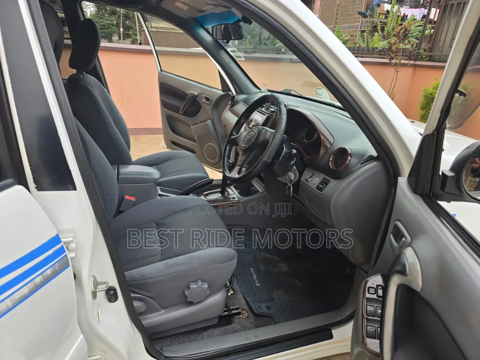 Toyota RAV4 2002 White