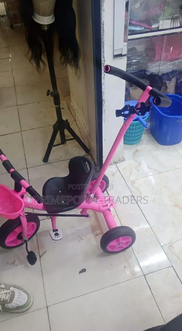 Tricycle With Push Handle,Comfortable Ride With Child-Friendly Design