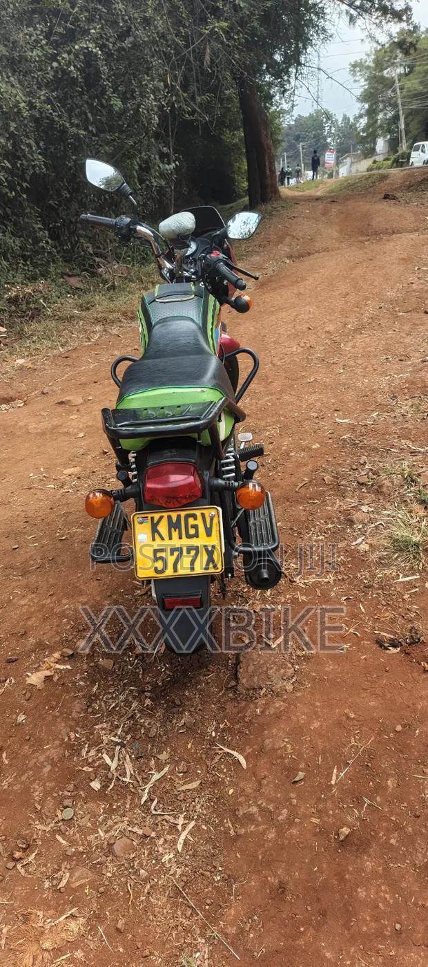 TVS HLX 125 2025 Red